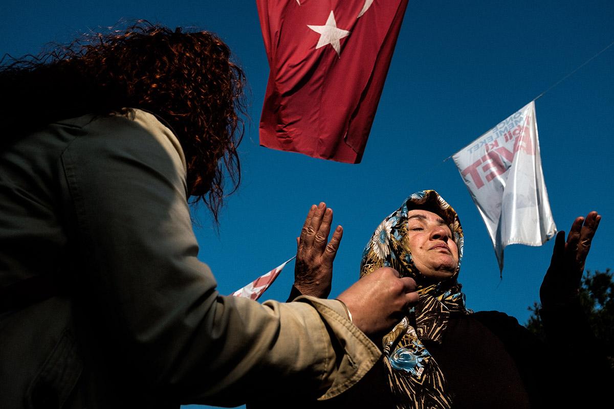 „Áno“ Erdoganovi, „Nie“ demokracii. Takto vyzeralo turecké referendum, ktoré zmení históriu
